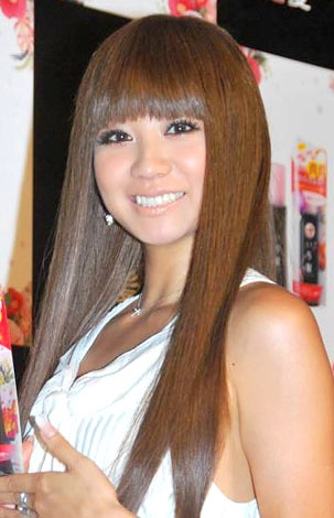 Koda Kumi shows off her beautiful hair with "Ichikami" tokyohive
