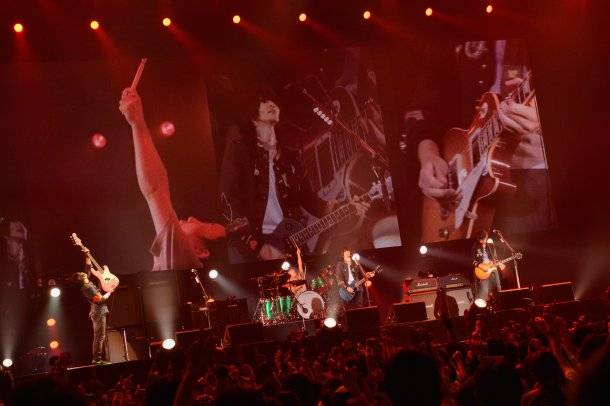 BUMP OF CHICKEN